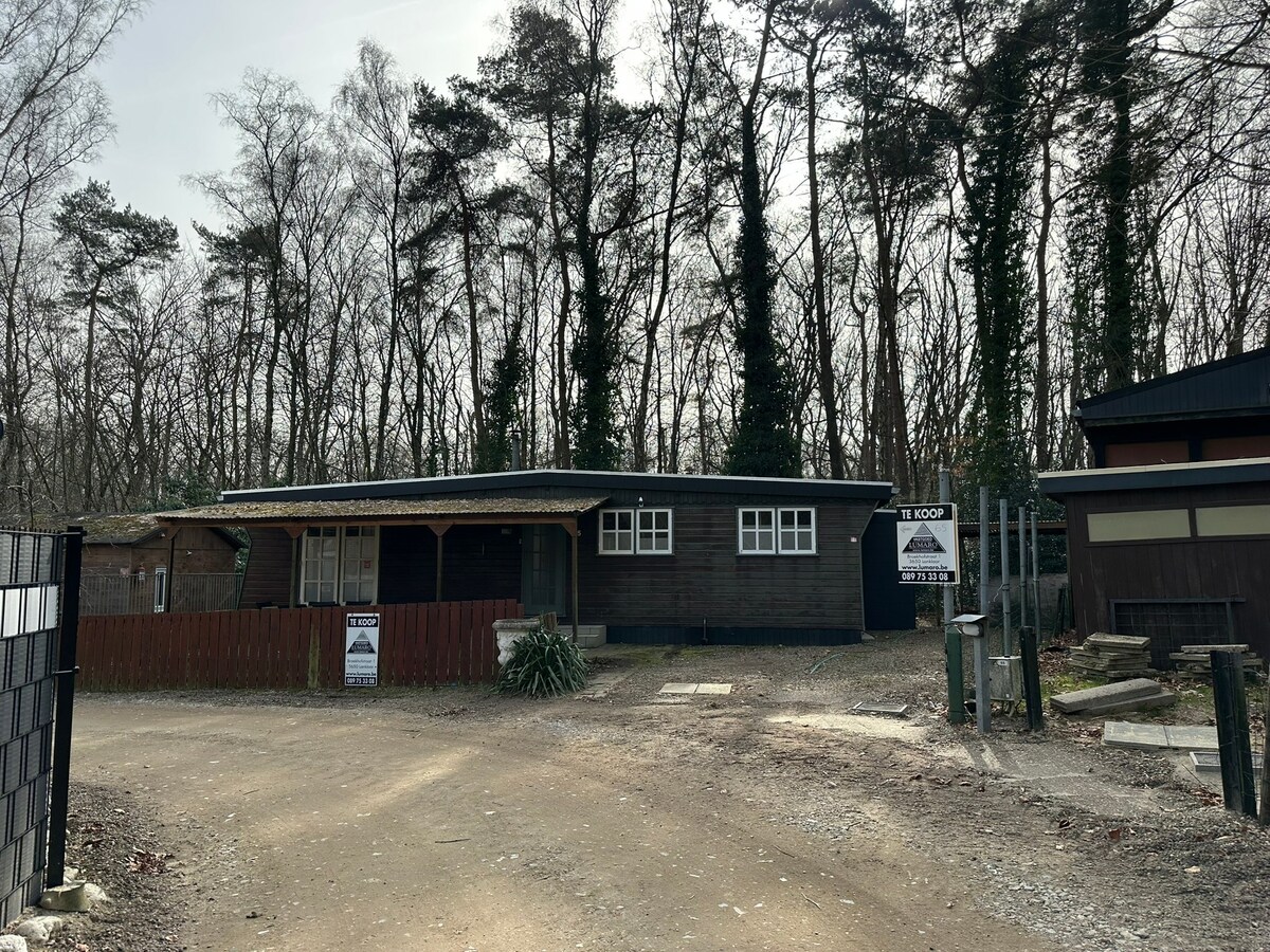 VERLAAGD in PRIJS ! Vrijstaande (vakantie)woning in het bos, Domein Sparrendal Lanklaar. 