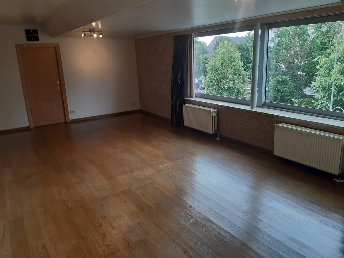 Ruim wonen (> 130 m²) op de tweede verdieping. 
