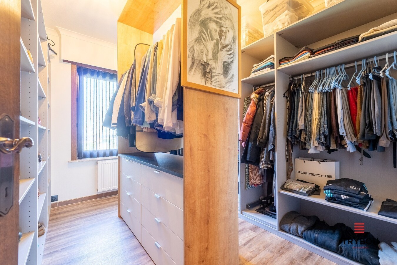Gerenoveerde landelijke woning op een perceel van 1396m² met prachtige verzichten! 