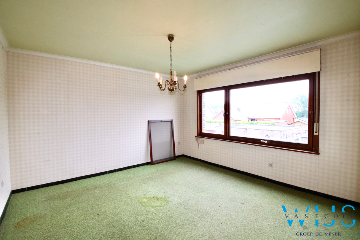 Op te frissen/te renoveren gezinswoning op TOPlocatie te ERTVELDE! 