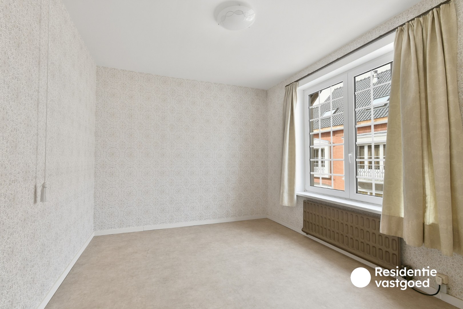 Ruime rijwoning met 6 slaapkamers in Gistel 