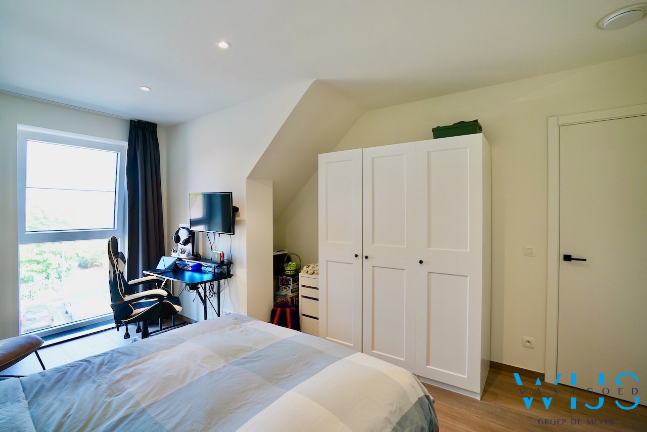 PRACHTIG dakappartement met 4 slaapkamers en 2 terrassen ! 