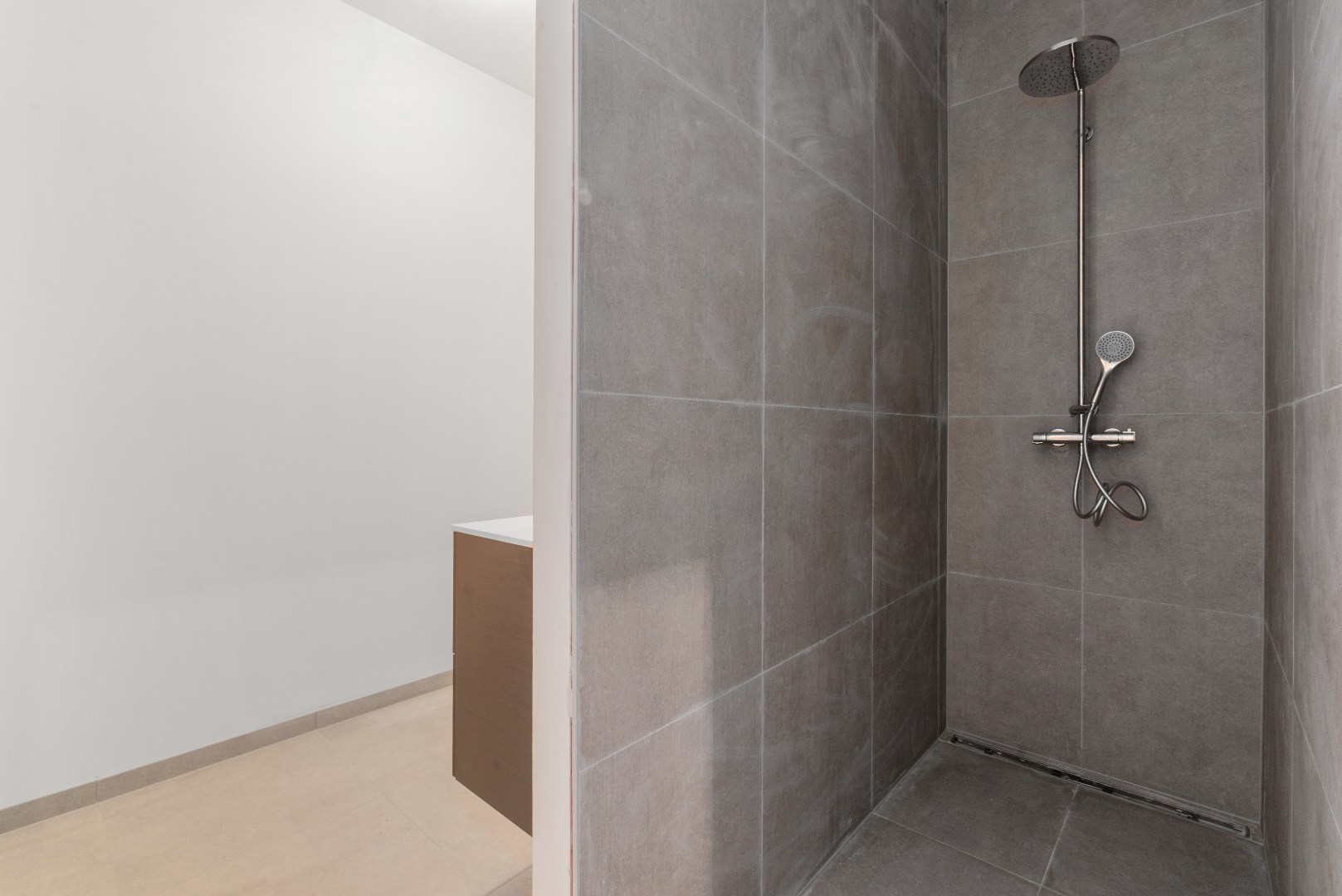 Nieuwbouwappartement met twee slaapkamers, tuin en ondergrondse autostaanplaats te koop in Zulte 