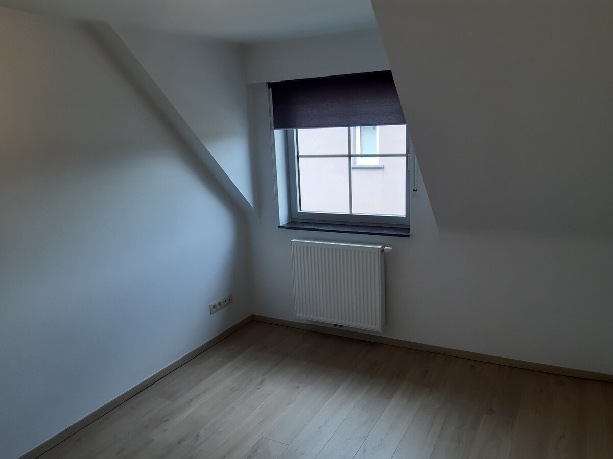 Degelijke, goed gelegen woning. 