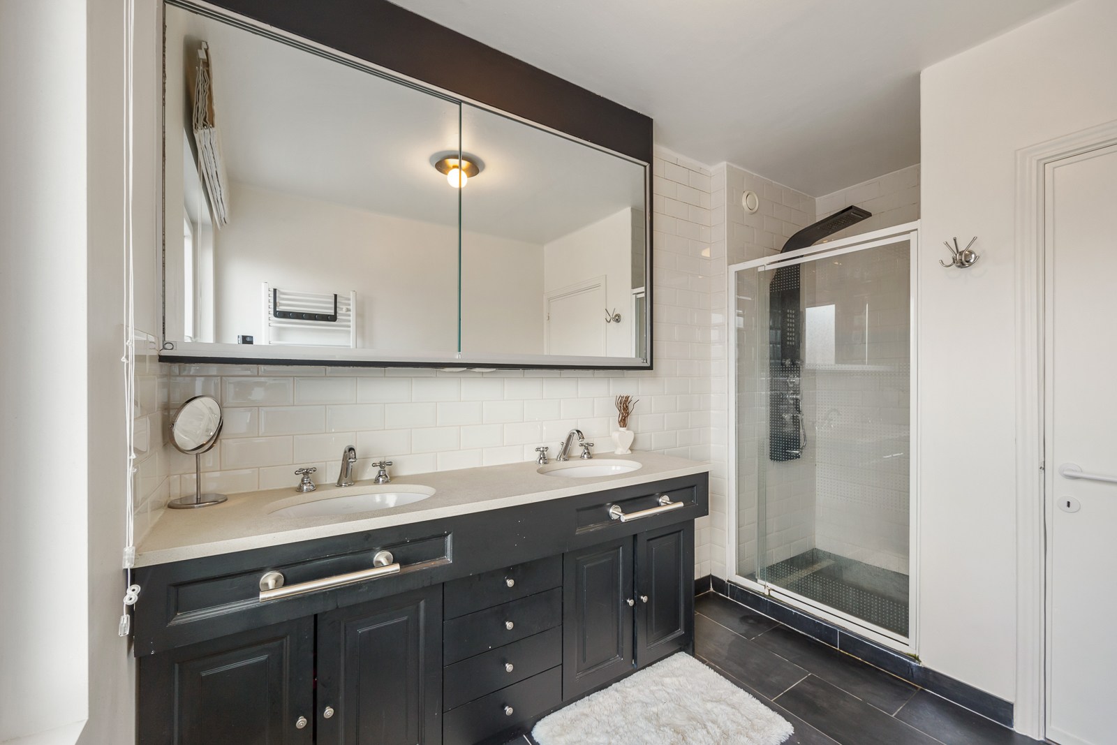 Instapklare woning met 3 slaapkamers op een TOPlocatie te Schoten! 