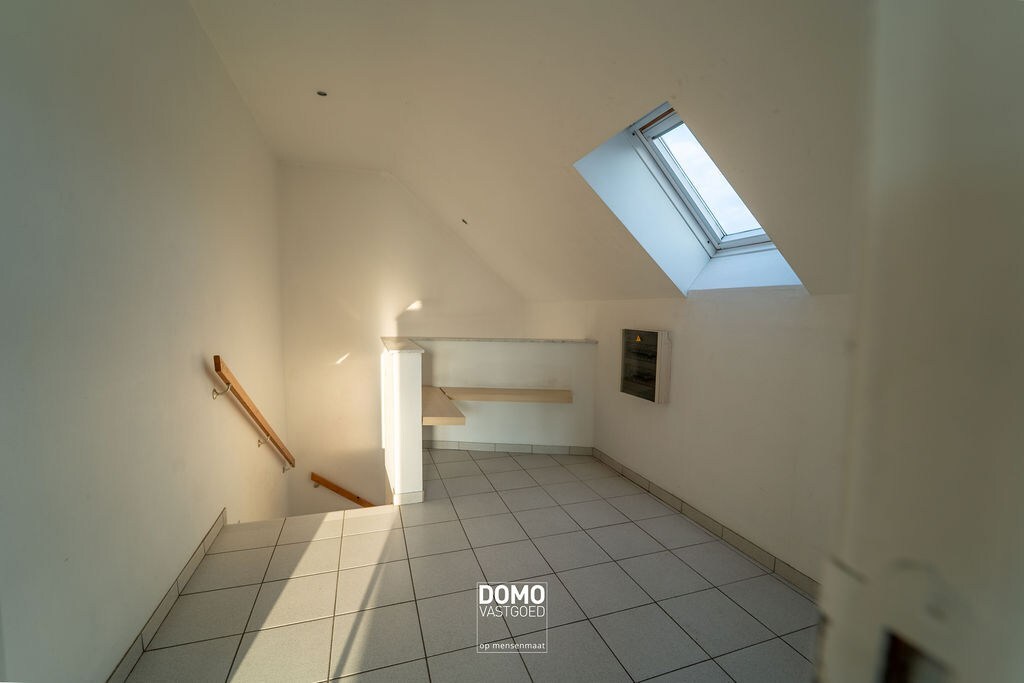 Instapklaar appartement met garage, rustig gelegen. 