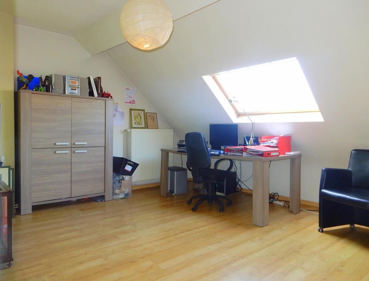 Ruime woning te Jabbeke met 4 slaapkamers 