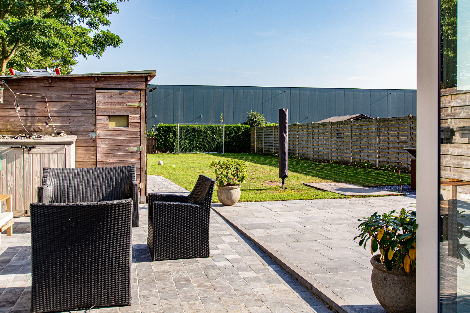 Voor de snelle beslissers, ruimte binnen én buiten ! 