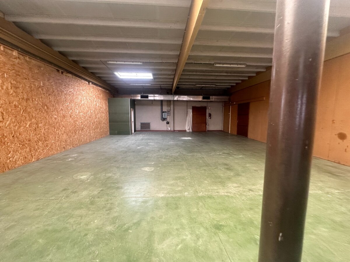 Loods van 360 m² op industriepark van Houthulst 