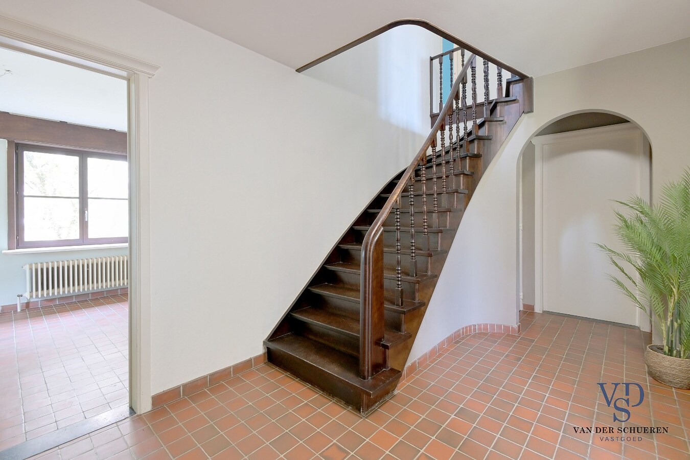 Degelijk, ruime villa. 