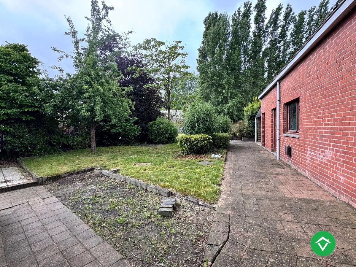 Alleenstaande woning met 3 slaapkamers en garage te Kortemark 
