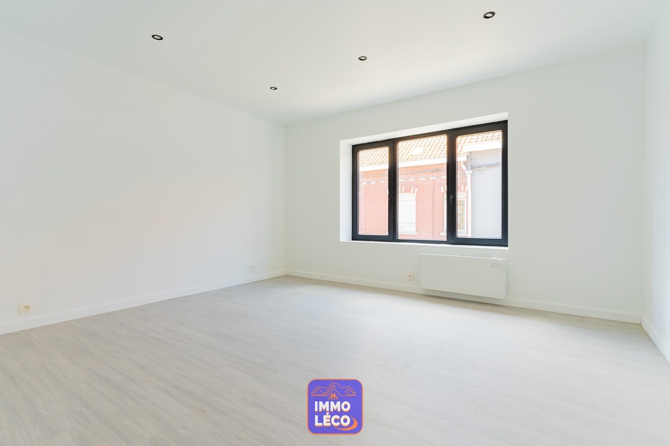 Maison rénovée en 2024 avec jardin. 