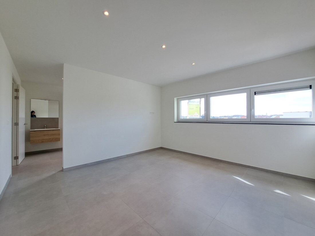 Modern ruim energiezuinig duplex appartement te Dilsen-Stokkem 