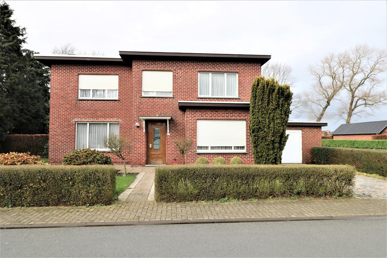 Rustige gelegen open bebouwing met bouwgrond op 2909 m² te Koekelare 