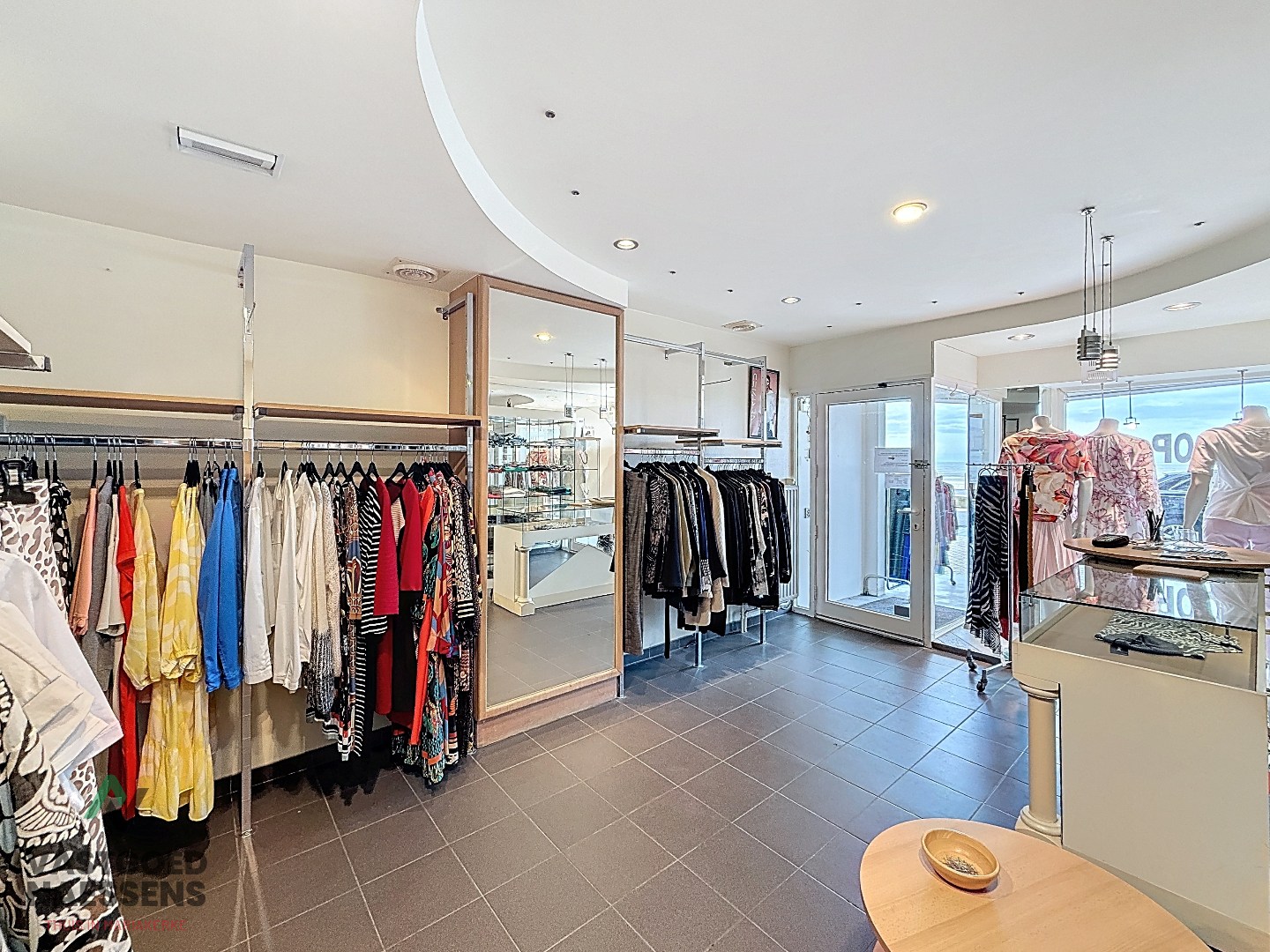 Local commercial à louer dans un emplacement de premier choix - Front de mer 