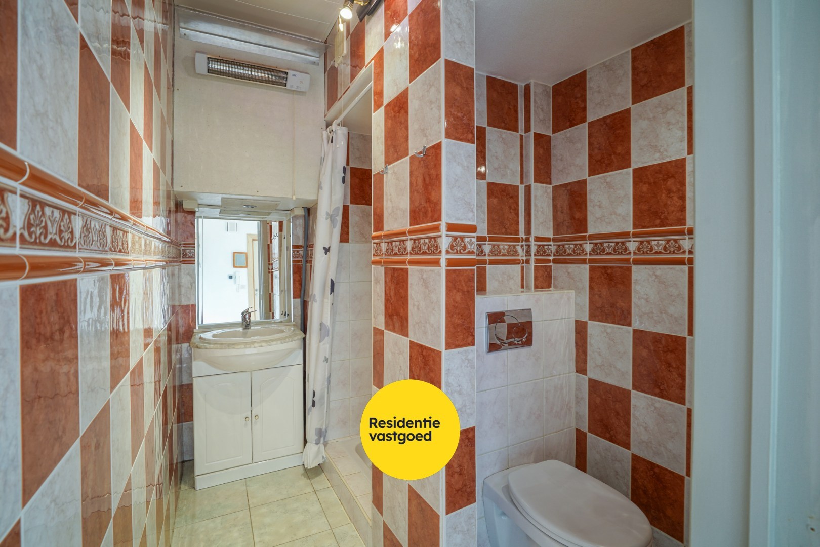 Instapklaar appartement met 2 slaapkamers– op wandelafstand van zee en winkels 