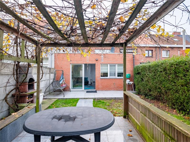 VERKOCHT!! Ruime en instapklare gezinswoning! 