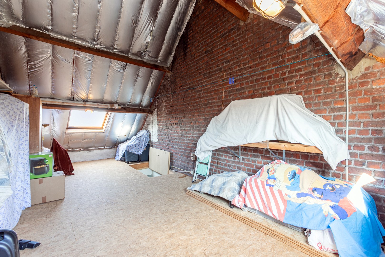 Woning met 2 slpk en ruime tuin (8a60) 