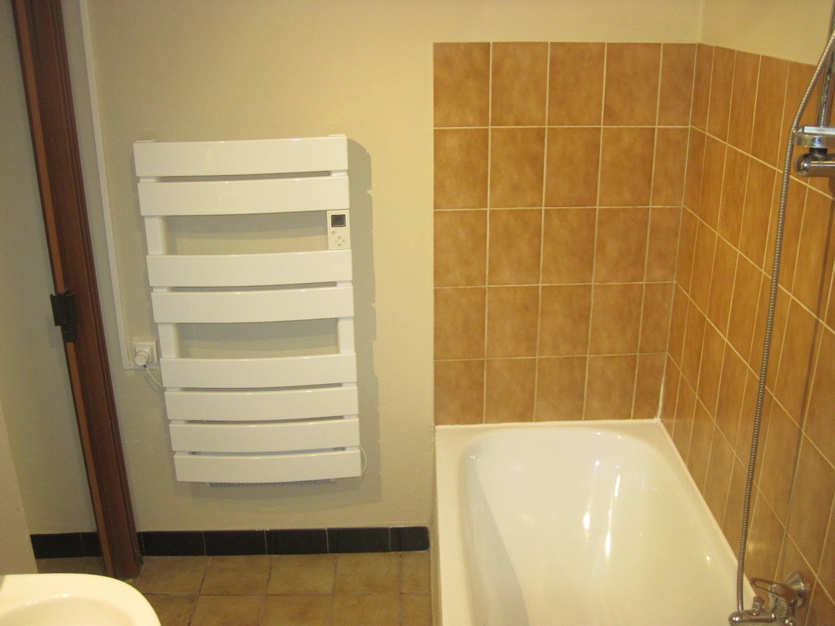 Verzorgde, authentieke rijwoning in hartje Asper. 