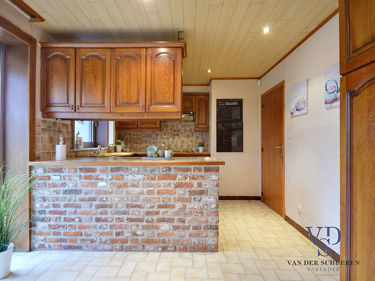 Tijdloze villa in residentiële wijk te Nazareth. 