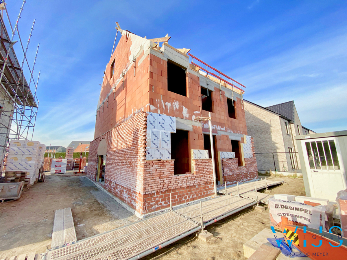 Prachtige ALLEENSTAANDE pastorijwoning te ASSENEDE ! 