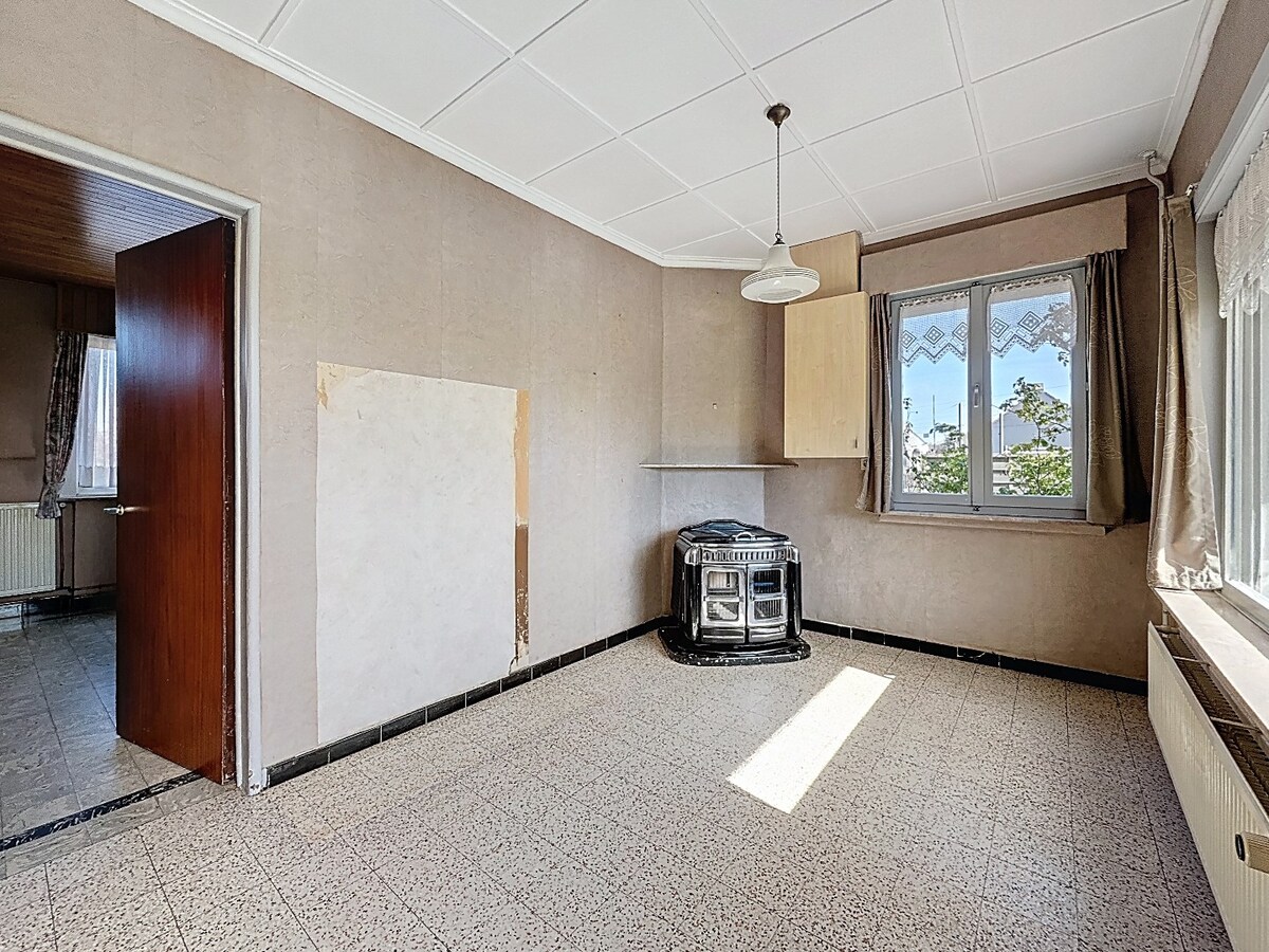 Te renoveren/te slopen HOB met tuin aan station Sint-Denijs-Boekel 