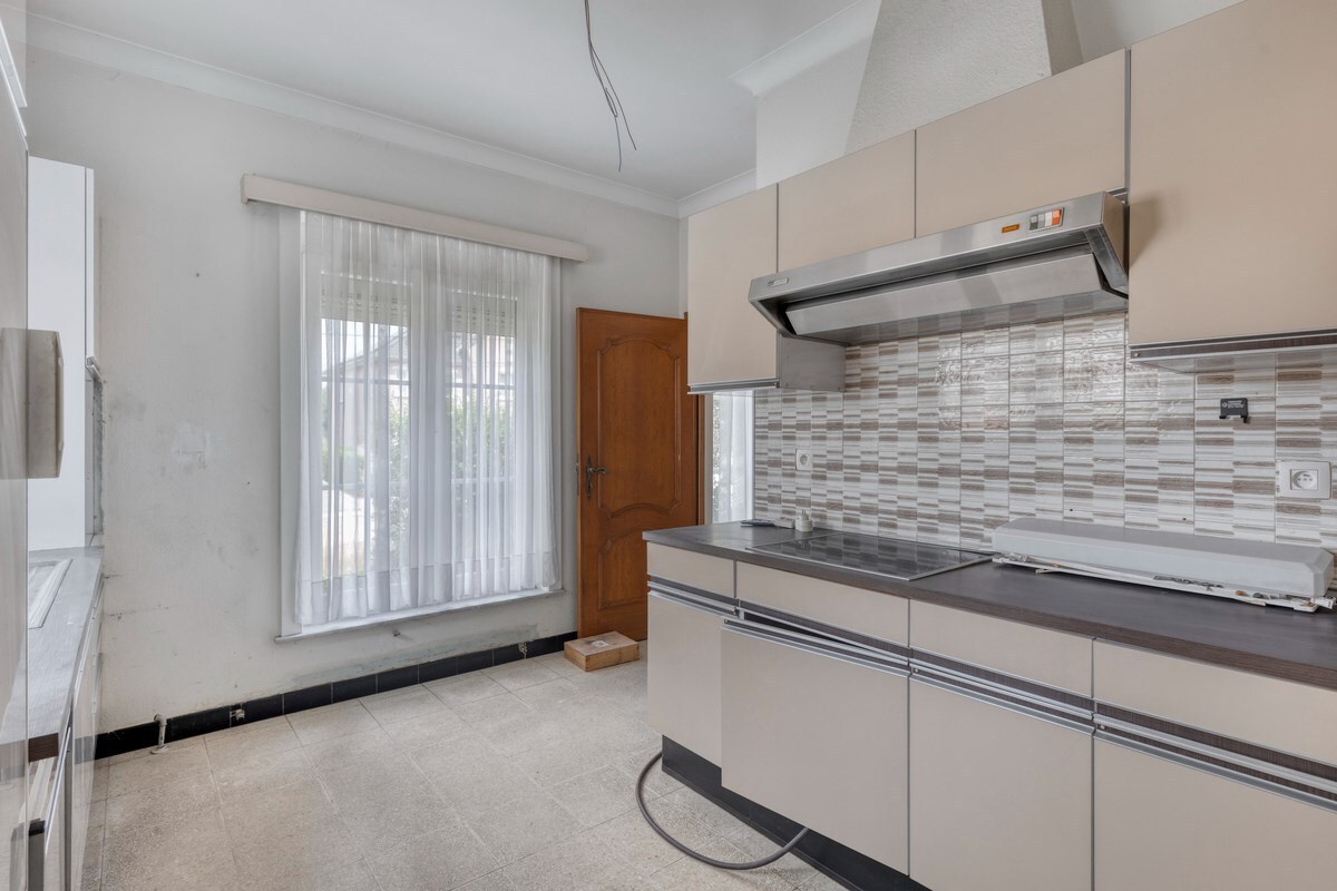 VILLA  met tuin, terras en garage in Zoutleeuw 