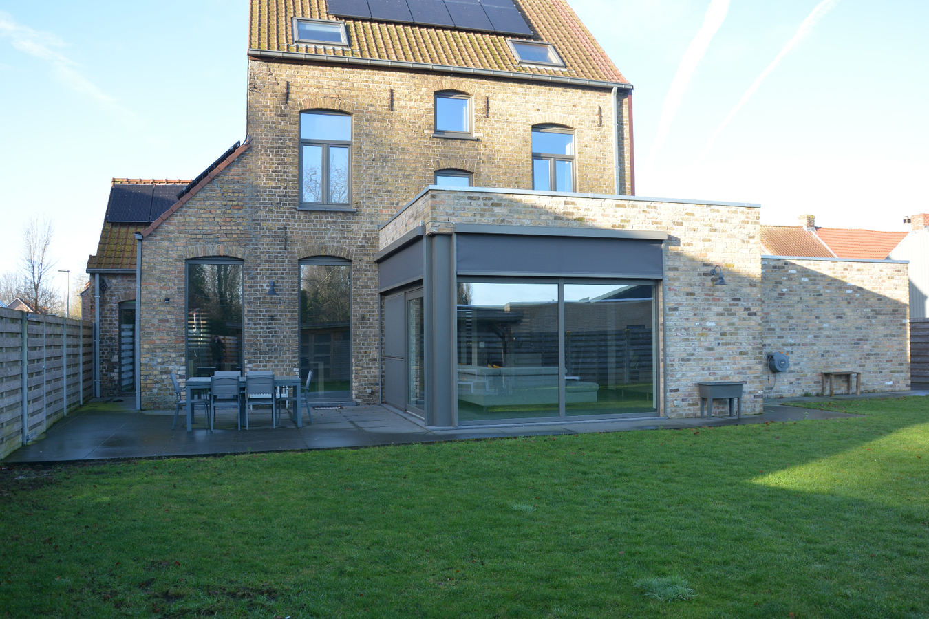 Klassevolle woning met grote tuin 