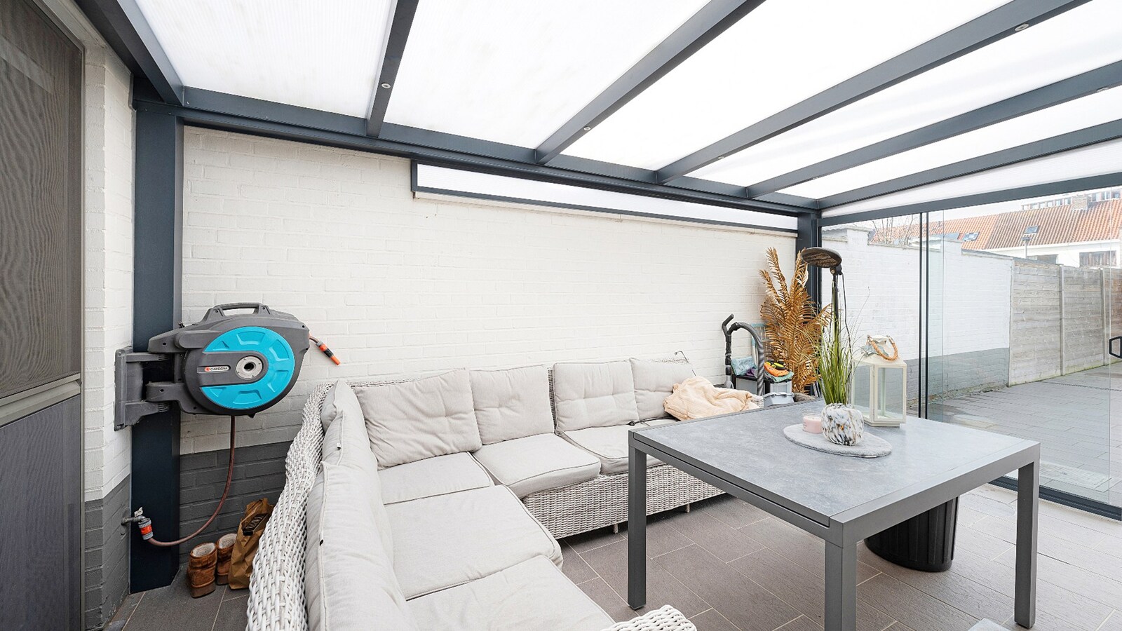 Instapklare en ruime gezinswoning met dubbele garage in het hart van Zeebrugge. 