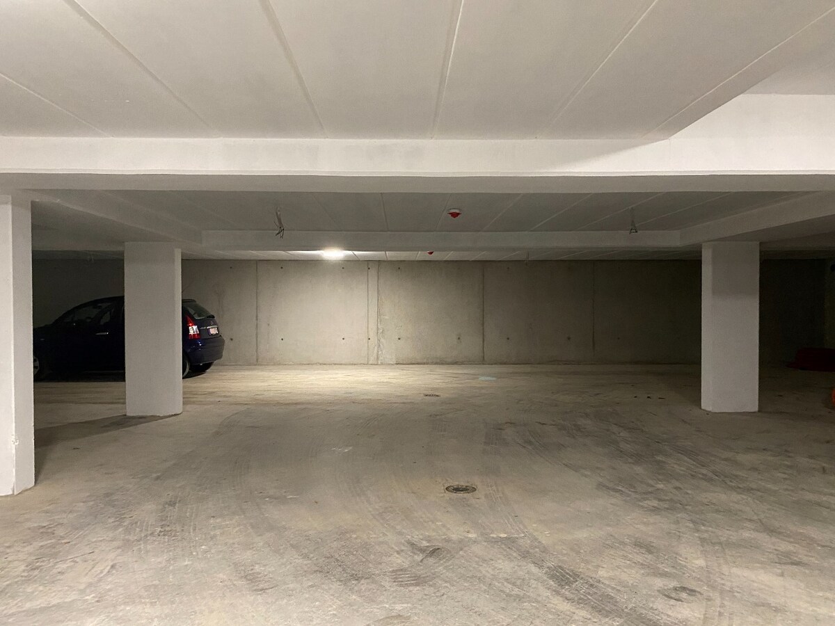 Luxueus én energieneutraal nieuwbouw villa-appartement  van 168 m² met 3 slaapkamers + 2 ondergrondse staanplaatsen + ruime kelder in kleine residentie te Schilde 