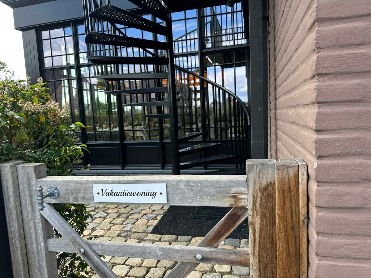 Schitterend horecapand met privé parking en vakantiewoning 