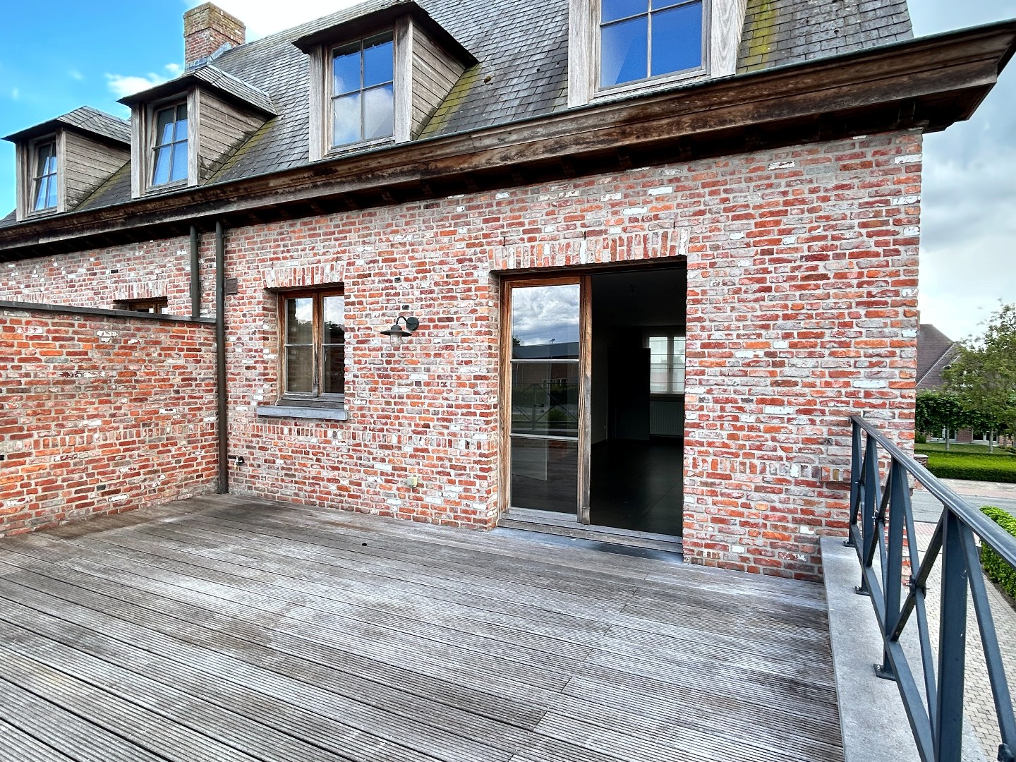 Stijlvol duplex appartement met 3 slaapkamers en groot terras 