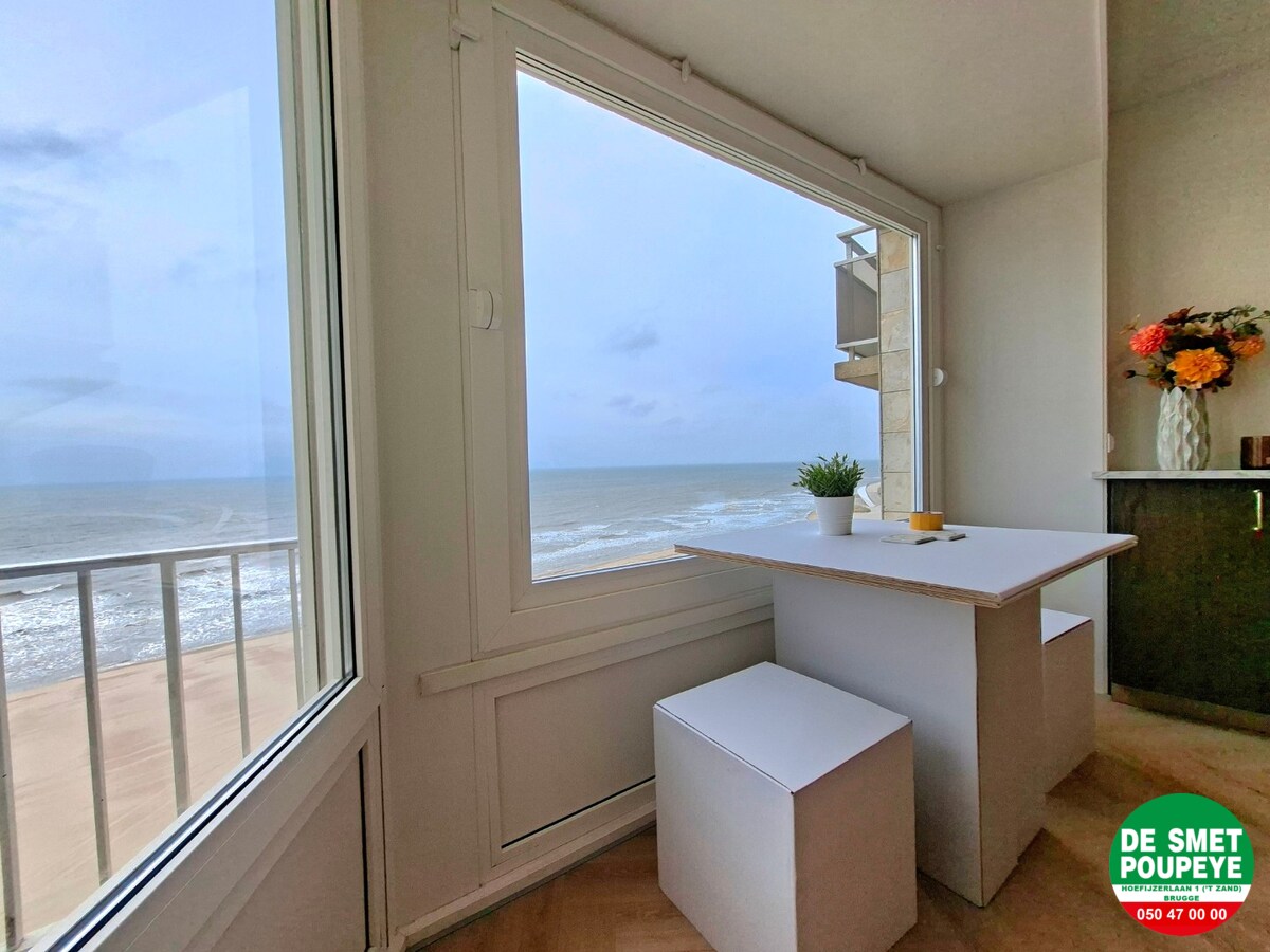 Prachtig gerenoveerd appartement op de zeedijk 