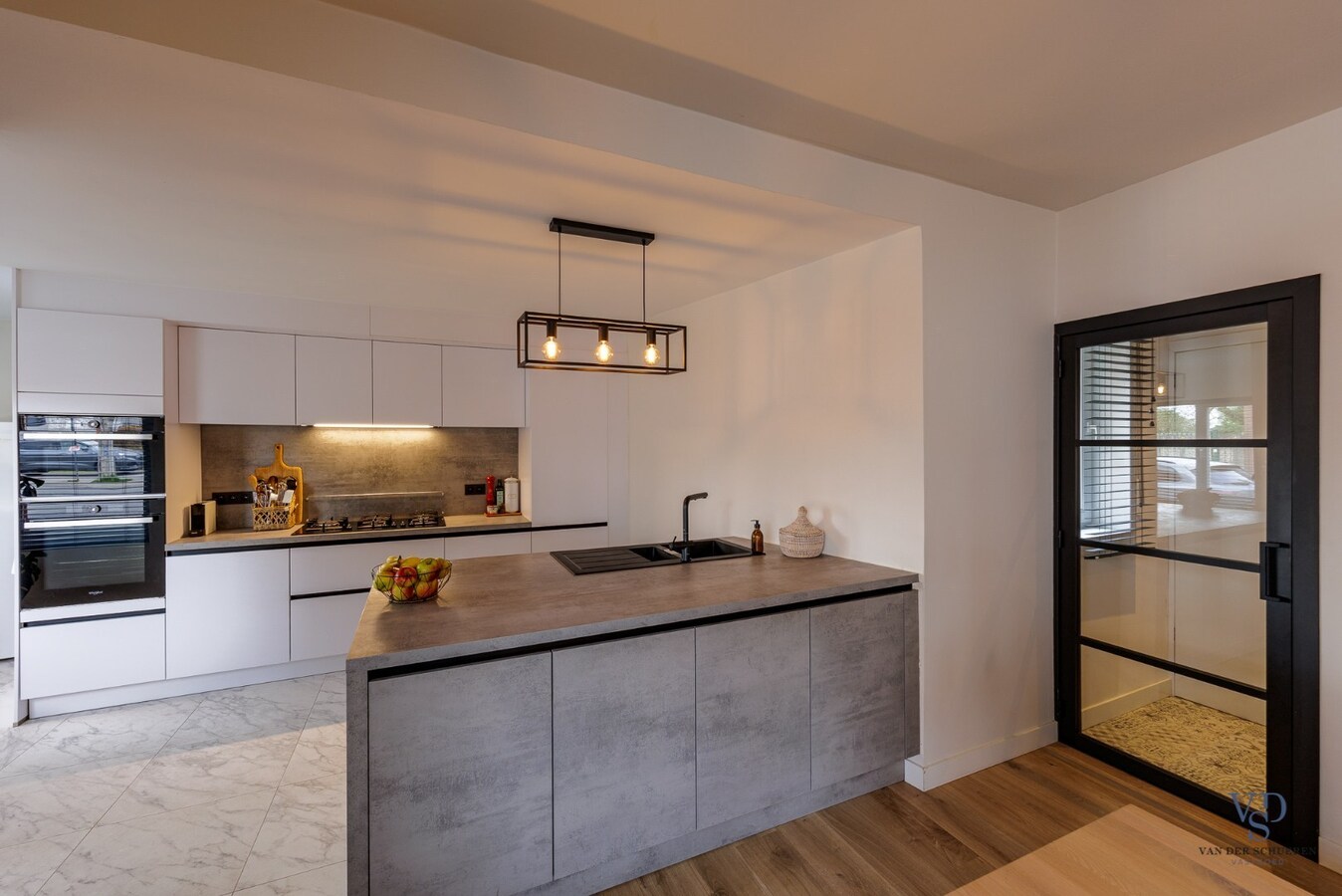 Stijlvol gerenoveerde woning. 