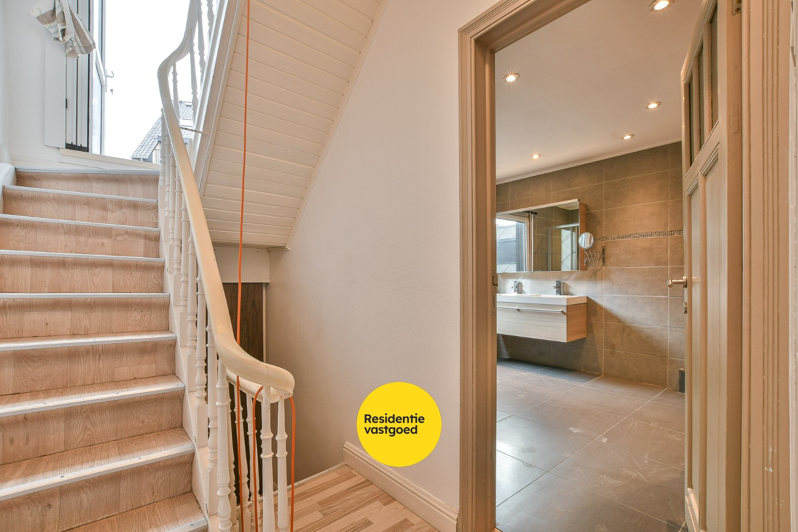 Charmante en verrassend ruime woning met terras in het centrum van Blankenberge! 