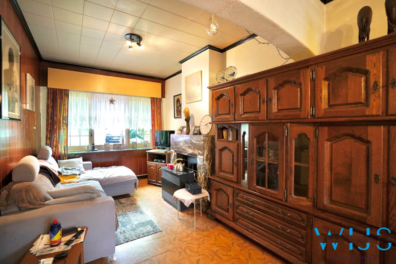 Te renoveren karaktervolle gezinswoning te Eeklo ! 