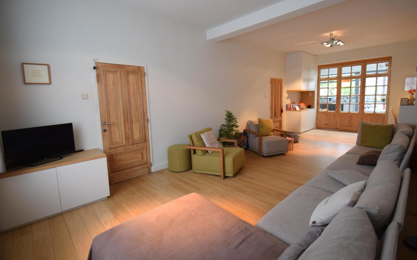 Kwalitatief gerenoveerde, ruime 4-slpk-woning met toffe stadstuin op Christus-Koning 