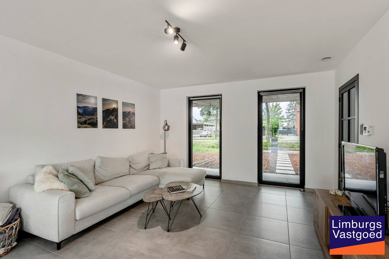 Nieuwbouwwoning, halfopen bebouwing, 3 slpk, 3a 4ca, te Beringen 