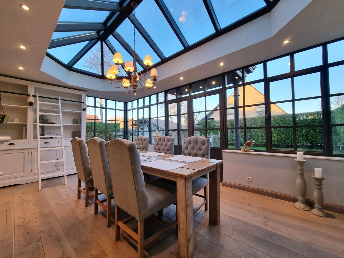 Zeer knappe, halfopen gezinswoning te Lissewege 