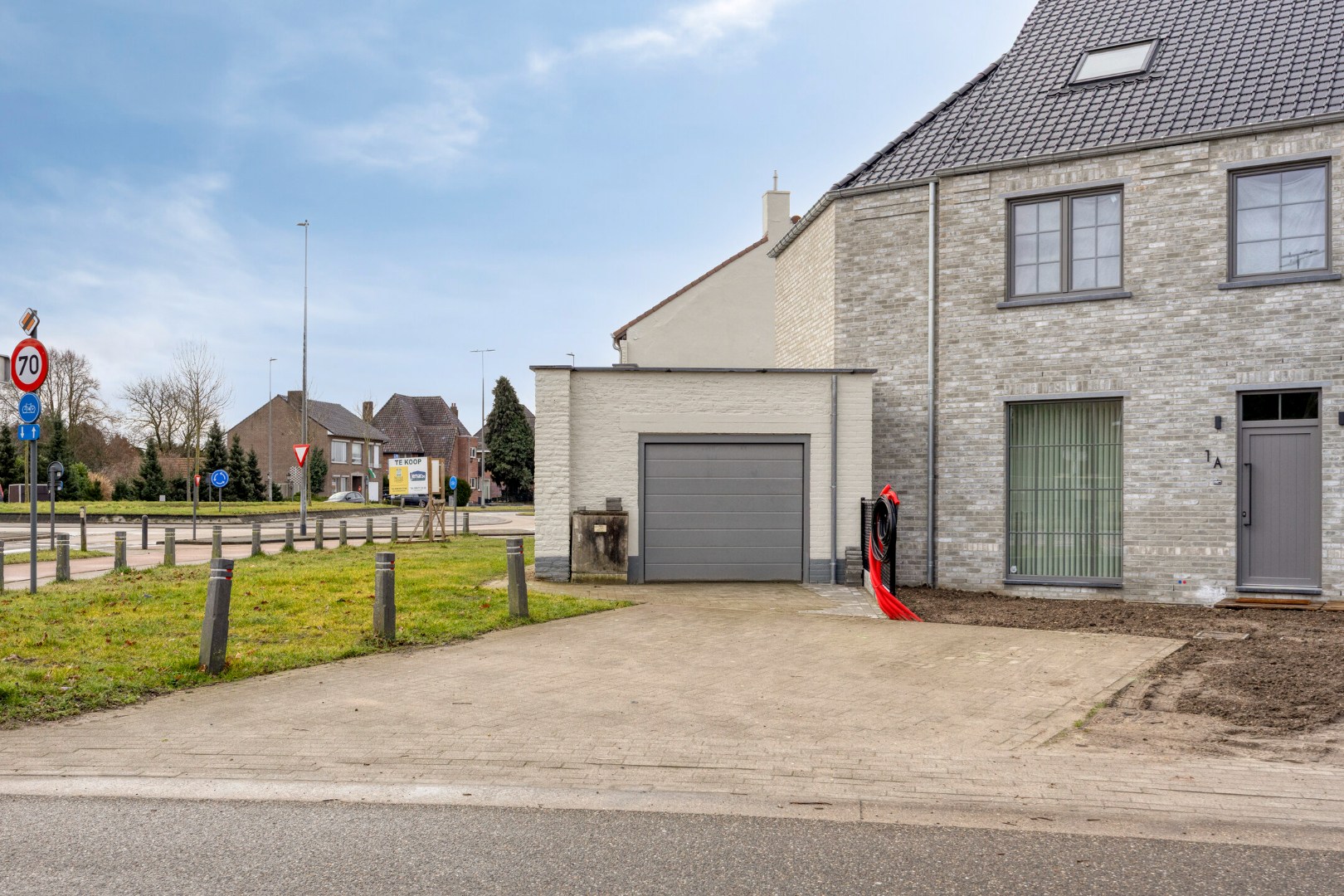 Instapklare gezinswoning met praktijkruimte 