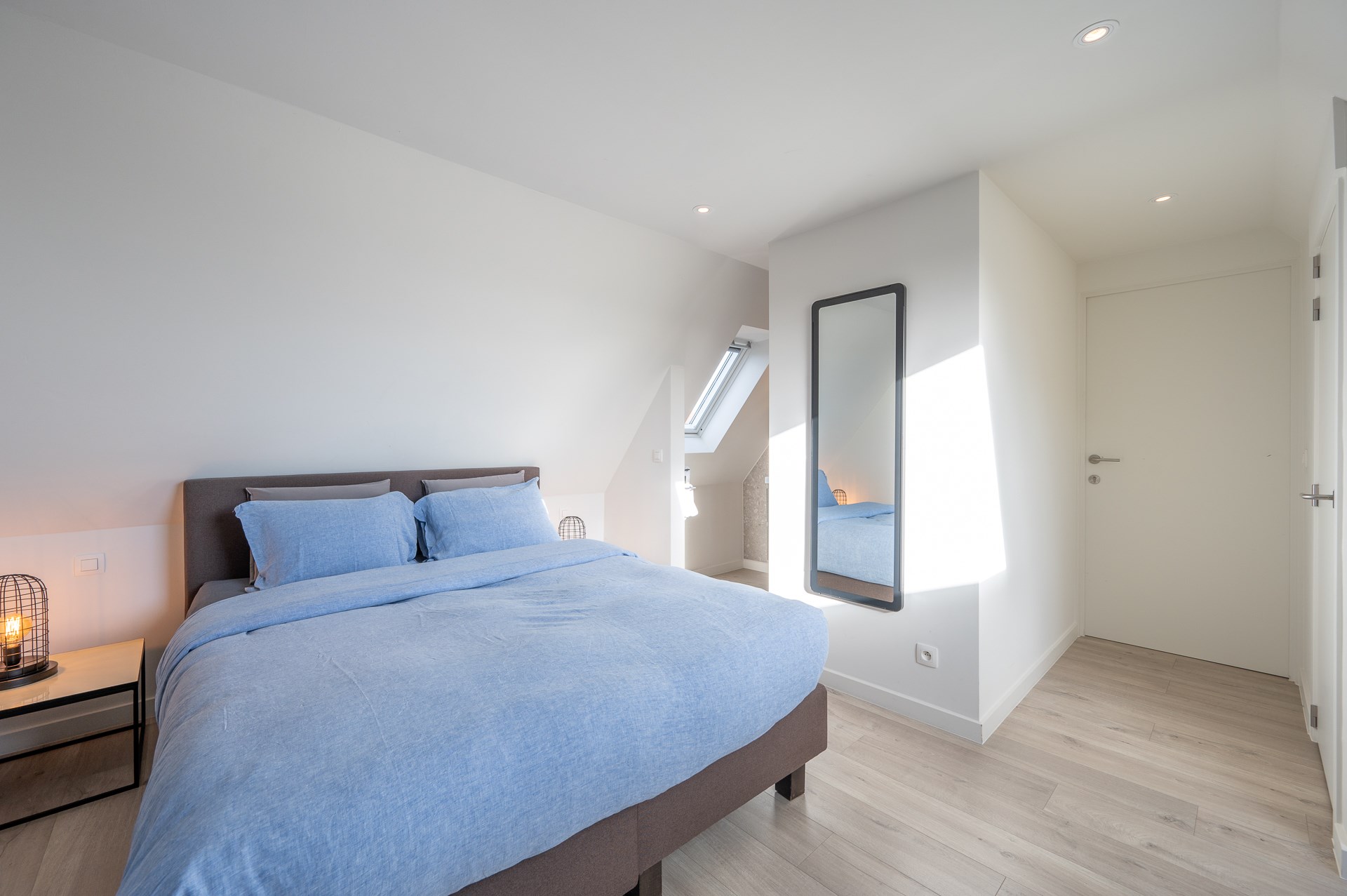 Propriété exceptionnelle et rénovée (5 510 m² de terrain) à proximité du centre de Knokke-Heist et bénéficiant d'une vue exceptionnelle sur les polders de Knokke. 