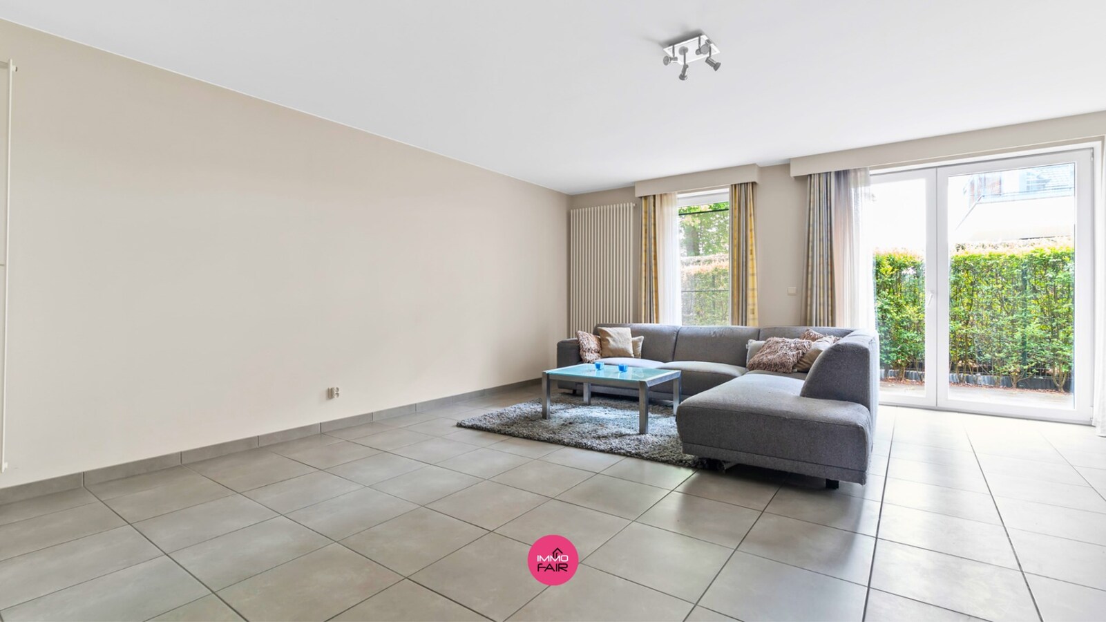 Instapklaar, gelijkvloers appartement in Wiemesmeer 