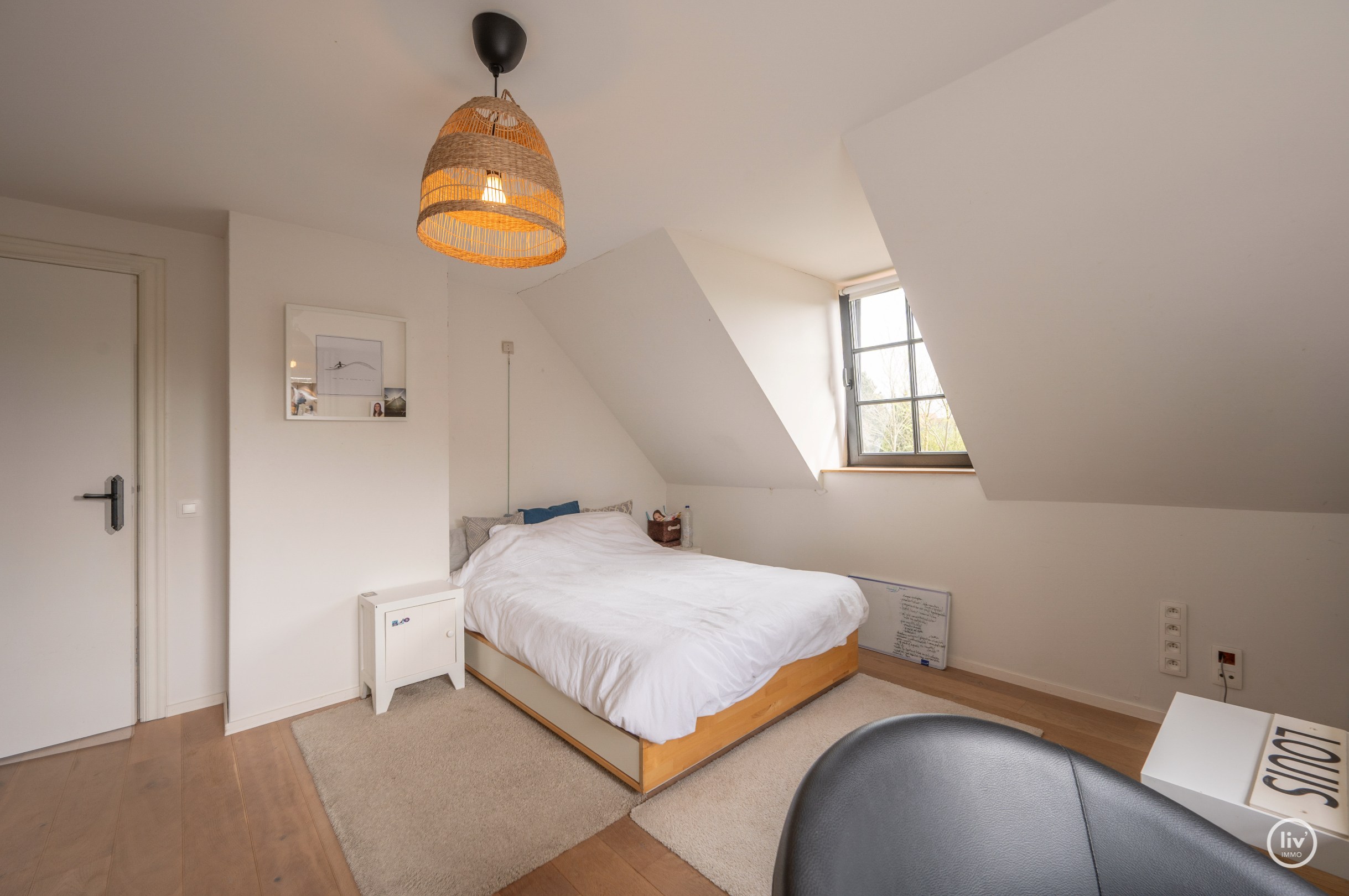 Prachtige vrijstaande villa rustig gelegen te Monikkendreef op een mooi perceel van 1000m2. 