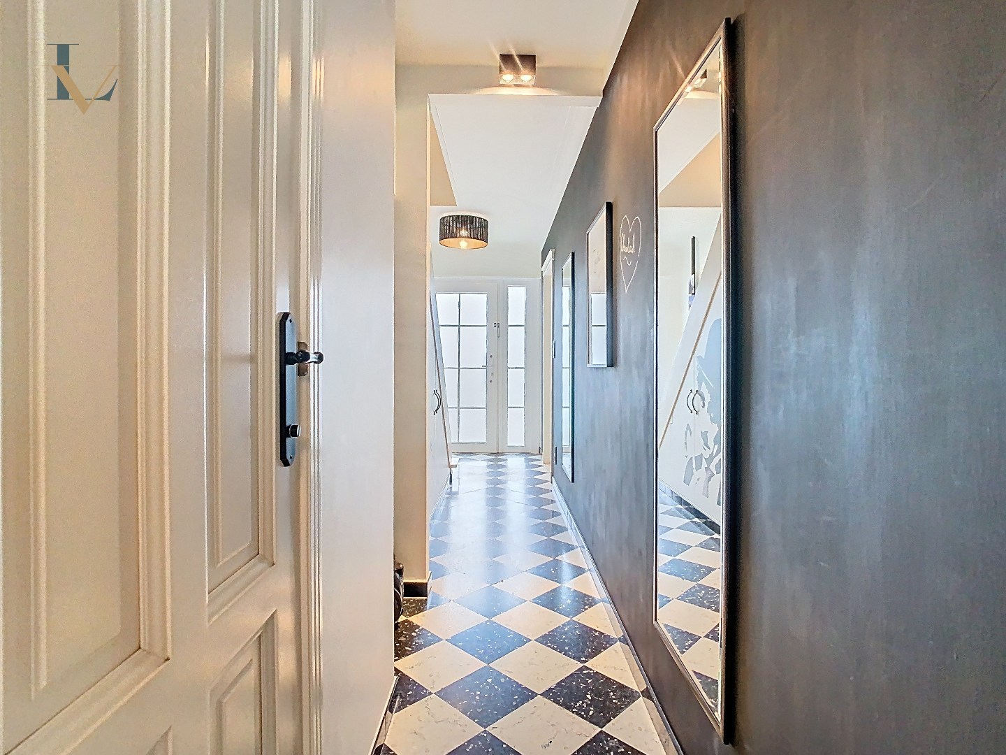 Instapklare halfopen bebouwing met zonnige zuidoost gerichte tuin – 560 m² 