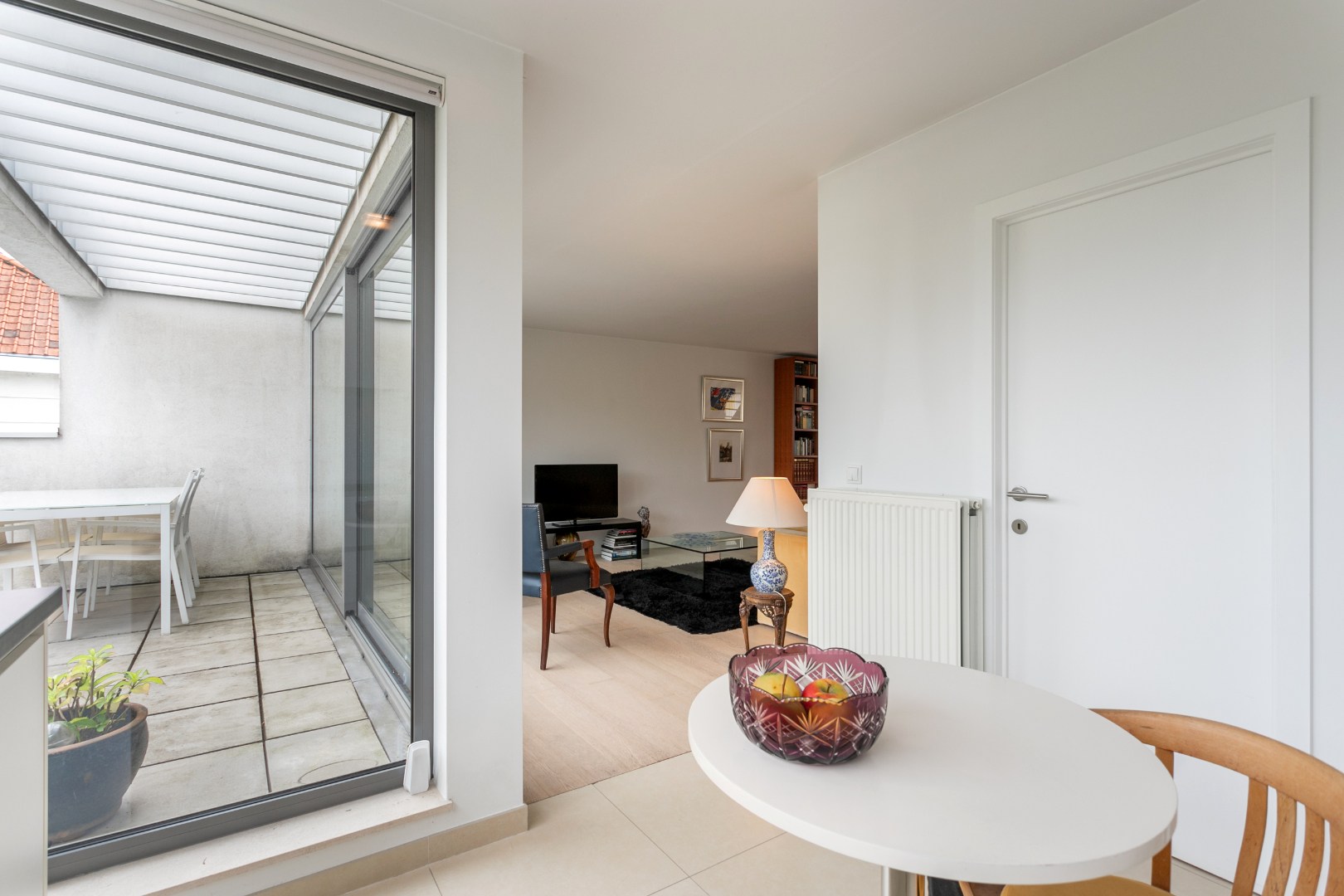 Instapklaar duplex app. met garageboxen te Beersel 