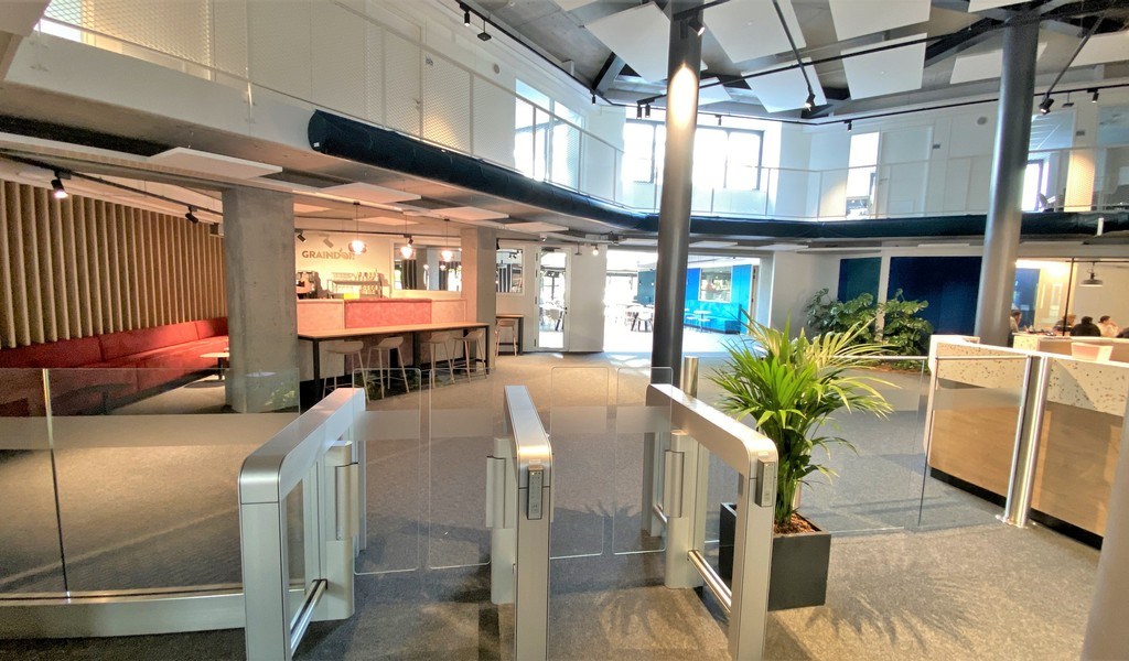 Volledig vernieuwde kantoren te huur in Zwijnaarde