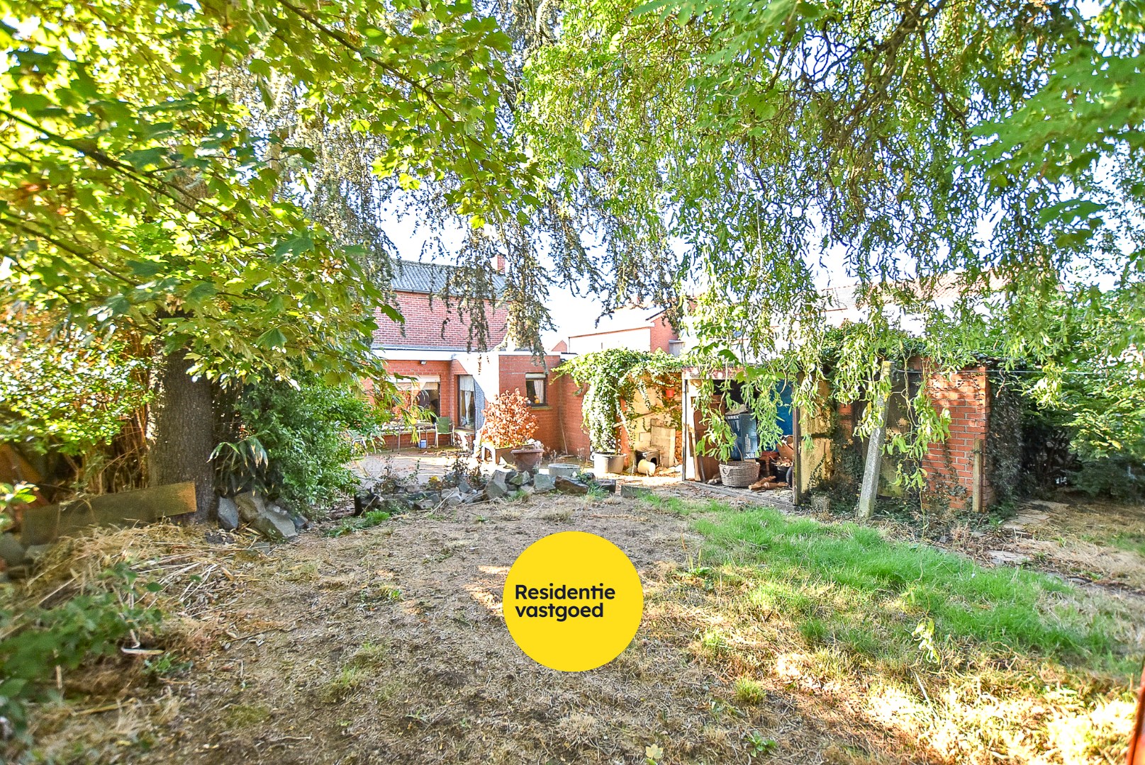 Te renoveren woning op een perceel van 392m² te Houthulst! 