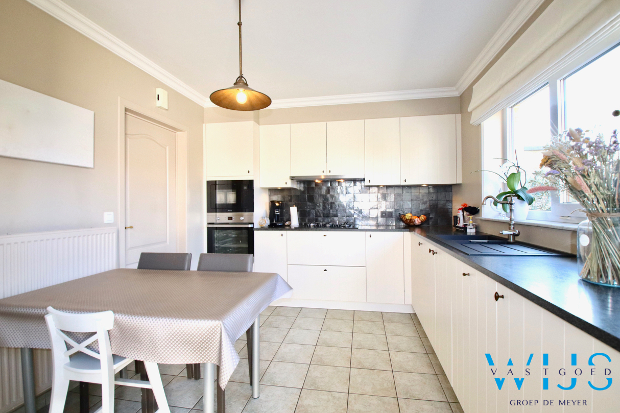 Prachtig instapklaar woonhuis in rustige woonwijk te EEKLO! 