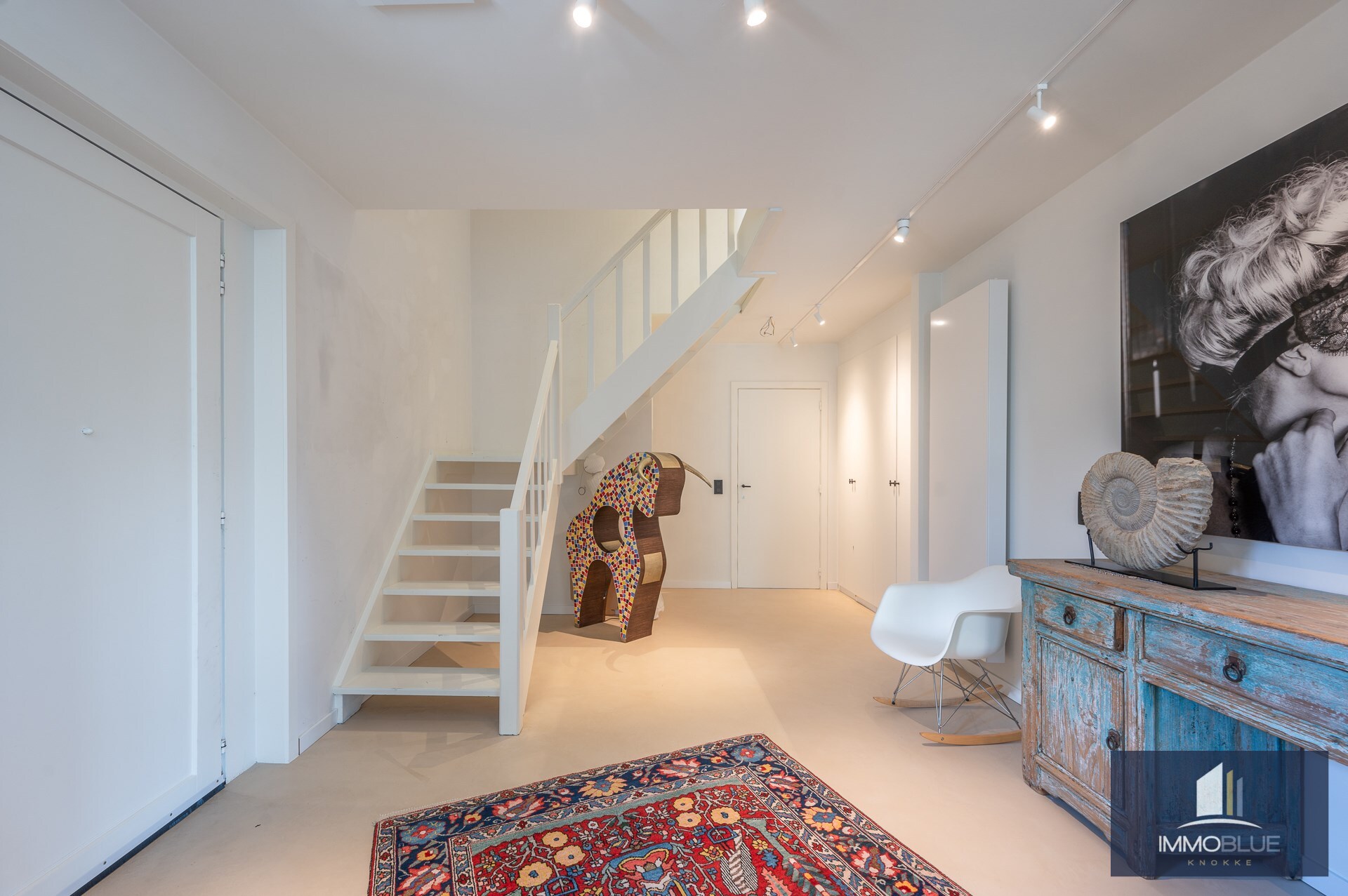 Charmante hoeve met volledig ingericht atelier gelegen op een perceel van ongeveer 5.500 m². 