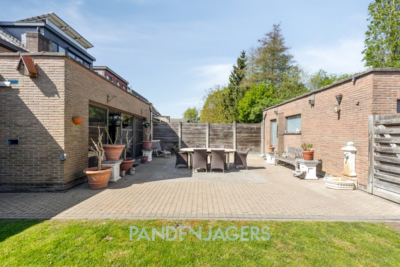 Lichtrijke halfopen bebouwing op toplocatie te Lint 